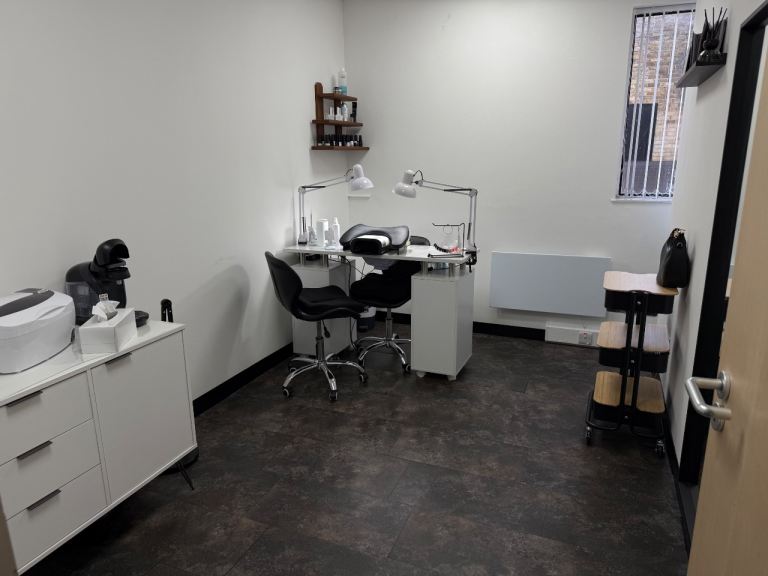 Beauty Room/Office Room to Rent