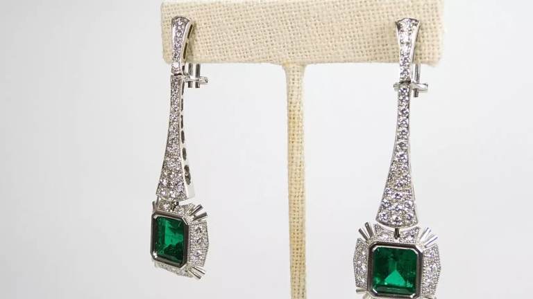Colombian Fine Emerald Earrings 8.42 / D. 4.50 Cts 18K Yellow Gold & Platinum
