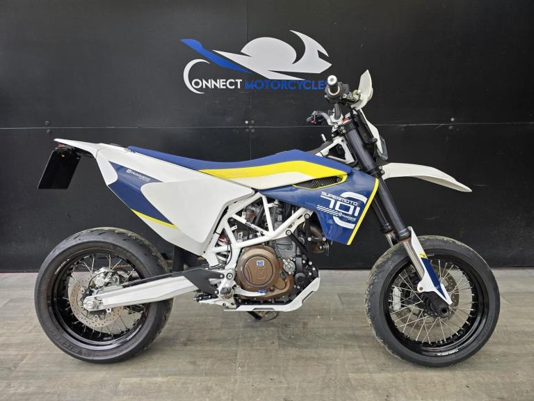 HUSQVARNA 701 SUPER MOTO 2016 HPI CLEAR LOW MILEAGE