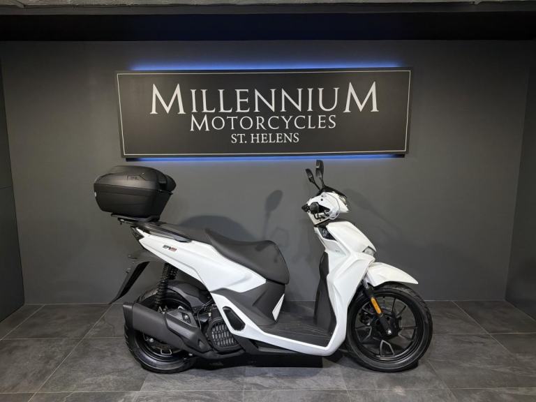 Voge SR16 2025  125cc Scooter