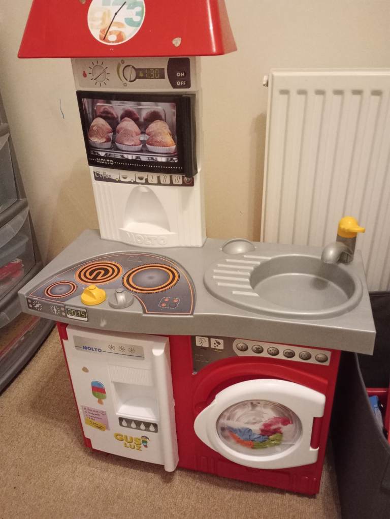 Child's play kitchen 