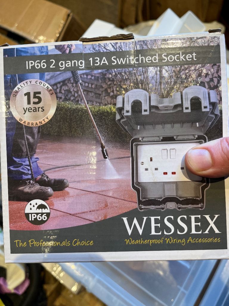 Outdoor double socket switched 