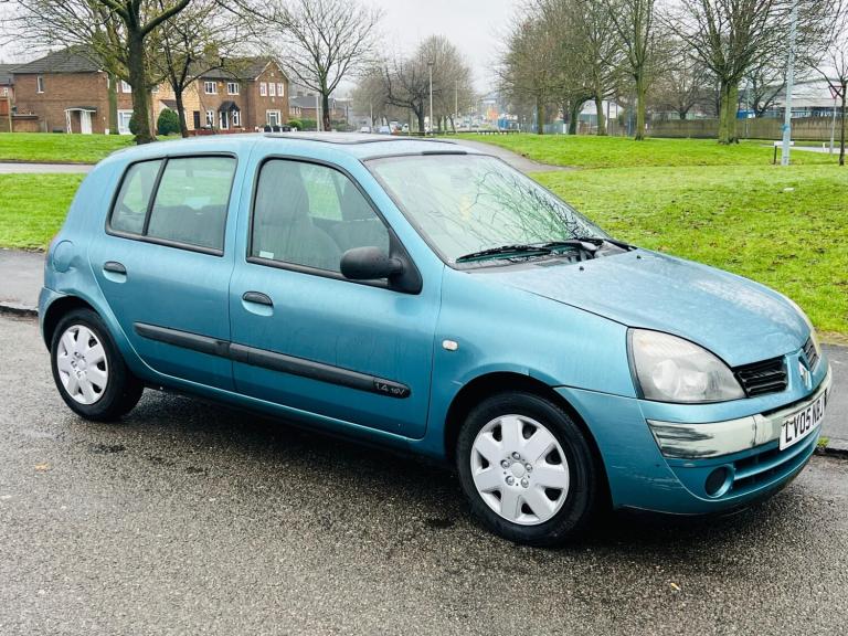 2005 Renault Clio 1.4 16V Expression 5dr Auto HATCHBACK Petrol Automatic