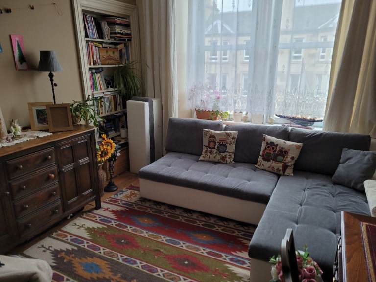 Sofabed in white/grey