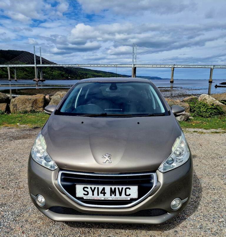 Peugeot, 208, Hatchback, 2014, Manual, 1199 (cc), 5 doors