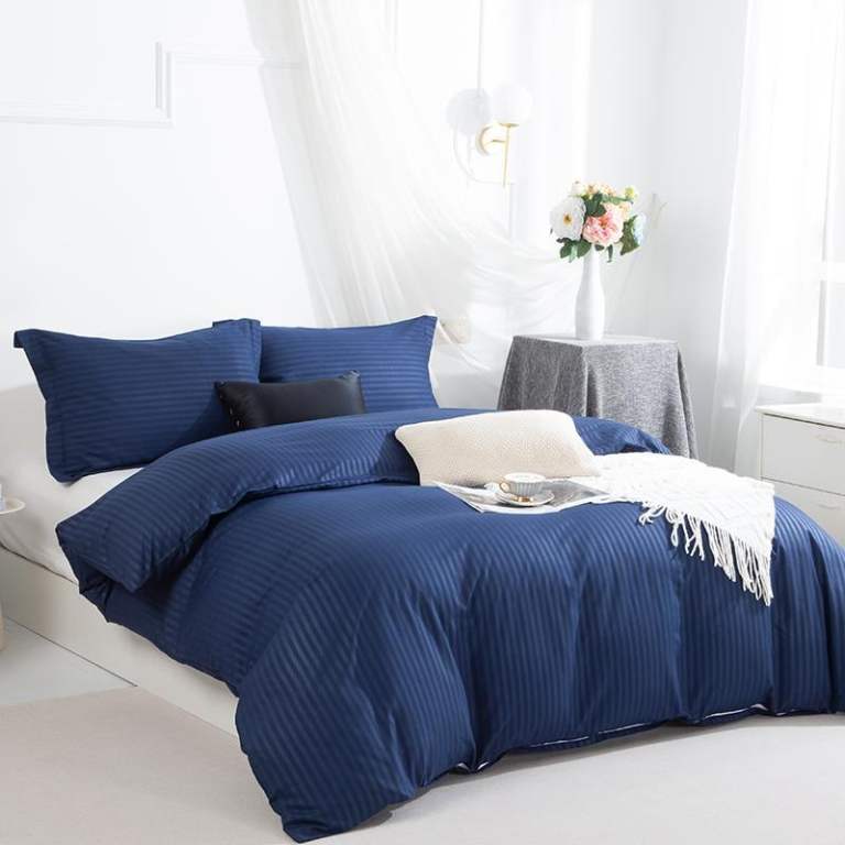 NEW bedding set (double) Lightweight Fluffy