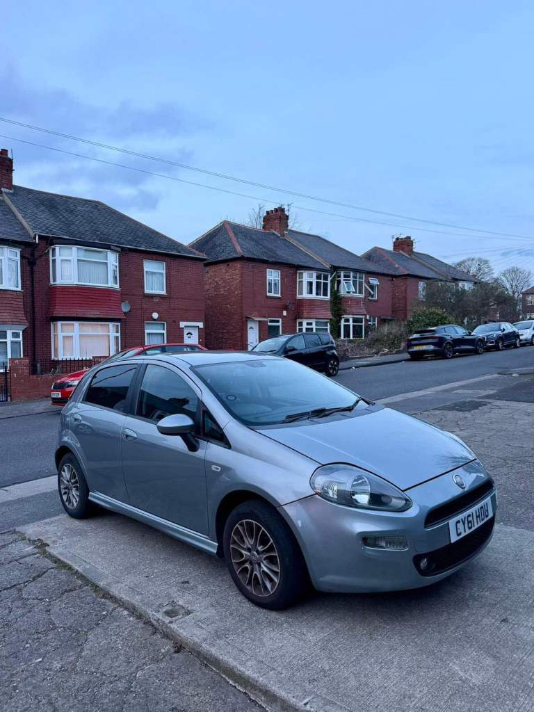 Fiat, PUNTO, Hatchback, 2012, Manual, 1368 (cc), 5 doors
