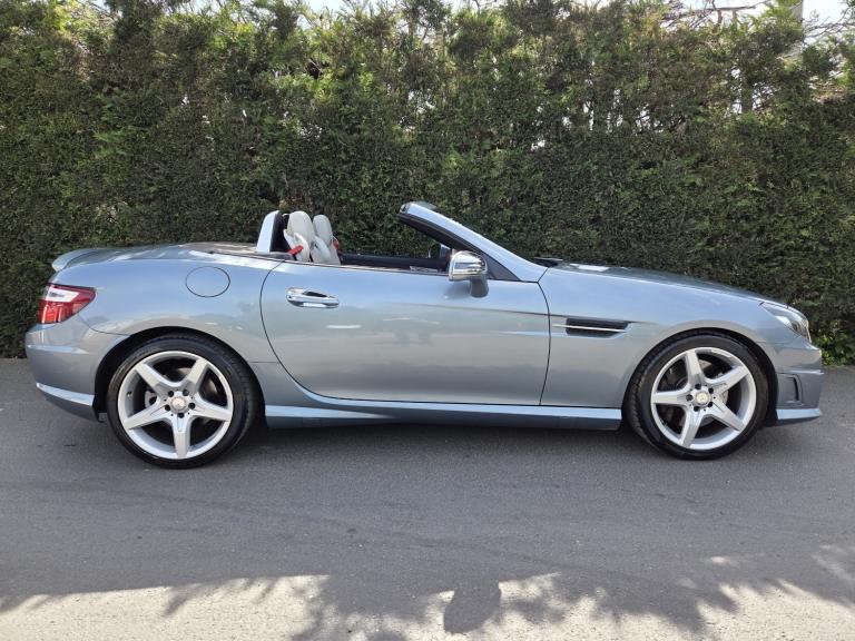 MERCEDES-BENZ SLK 1.8 SLK200 BlueEfficiency AMG Sport Edition 125 2011