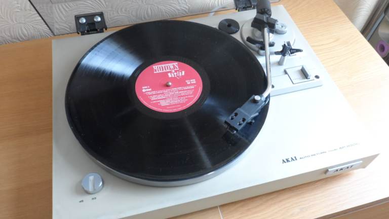 Record Player....Turntable....AKAI AP-B20c...Excellent