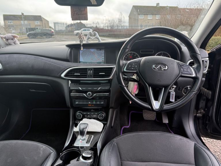 Infiniti, Q30, Hatchback, 2017, Semi-Auto, 1461 (cc), 5 doors