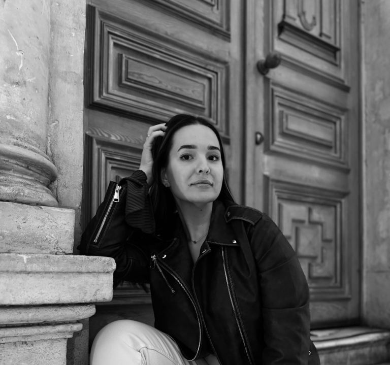 Russian language tutor, native Russian speaker 