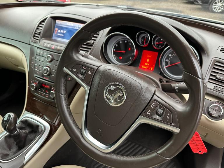 2011 Vauxhall Insignia 2.0T 16V Elite Nav 5dr HATCHBACK Petrol Manual