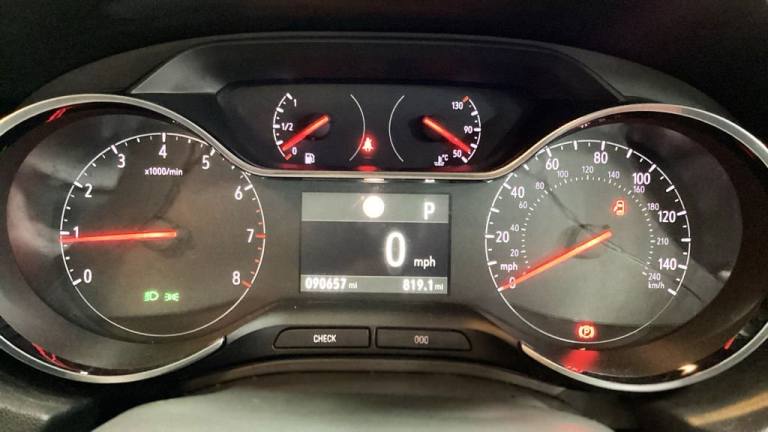 2019 Vauxhall Grandland X *AUTO HATCHBACK Petrol Automatic