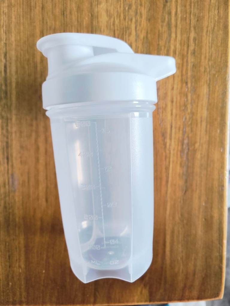 Shaker Bottle Protein Shakes Cup/Bottle 500ML/16 OZ Protein Mixer without Whisk Balls, BPA free PP