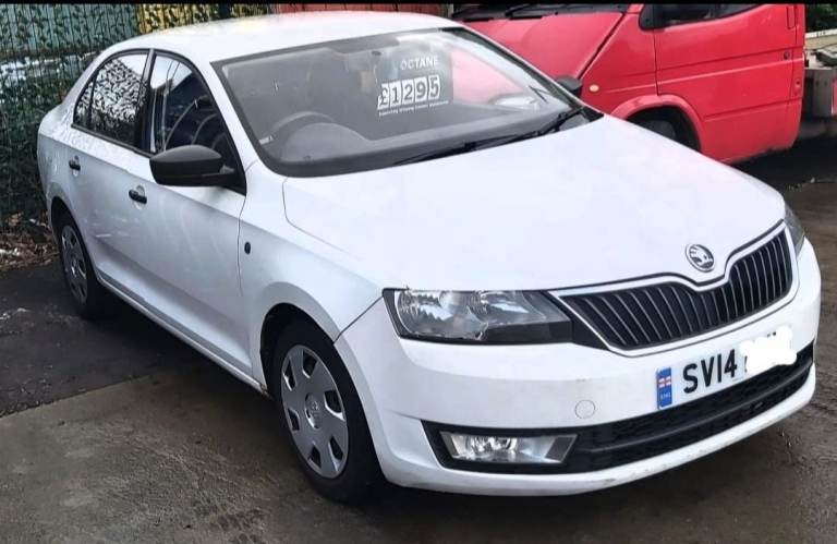 Skoda, RAPID, Hatchback, 2014, Manual, 1598 (cc), 5 doors