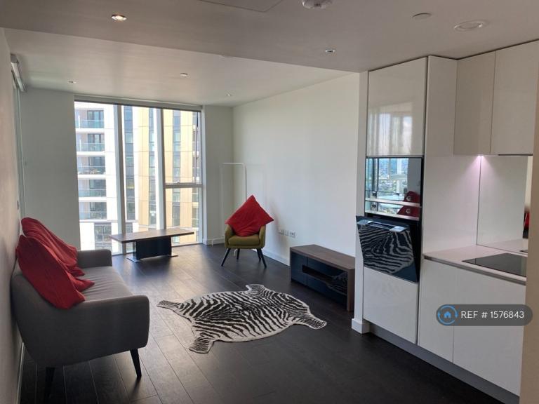 image for 2 bedroom flat in Skygardens, London, SW8 (2 bed) (#1576843)