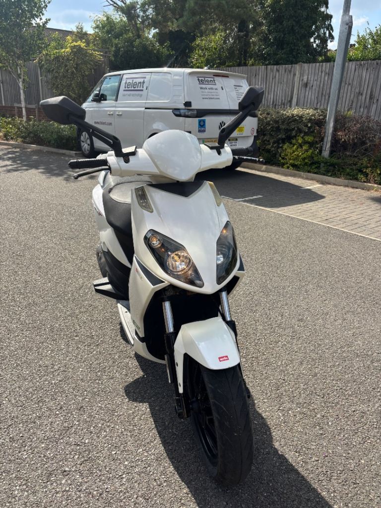 Aprilia, SPORTCITY, 2010, 124 (cc)