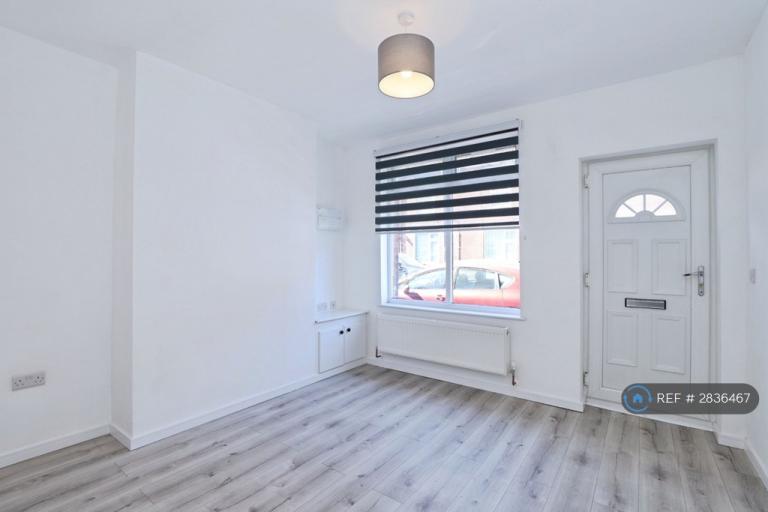 3 bedroom house in Alexandra Road, Grantham, NG31 (3 bed) (#2836467)