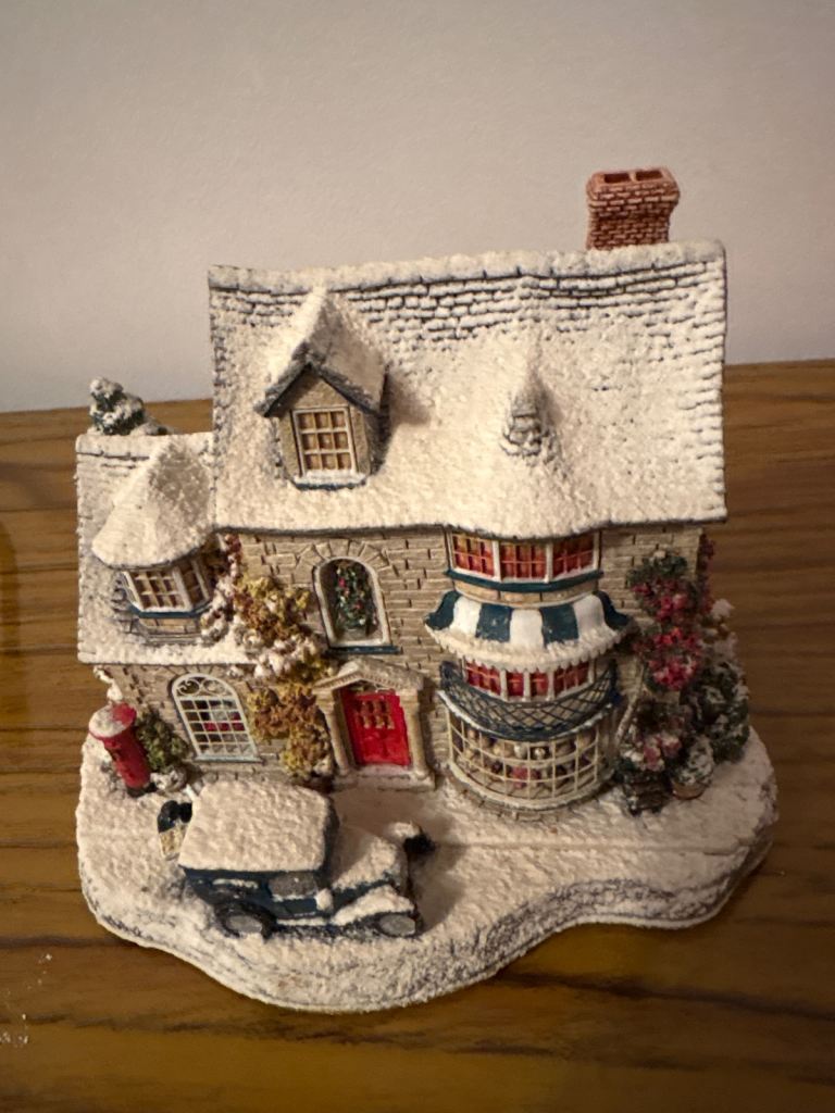 Lilliput Lane - Christmas Cake