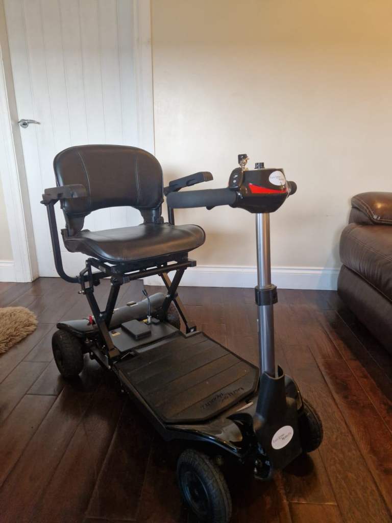 Folding Electric Mobility Scooter – Hardly Used – Portable