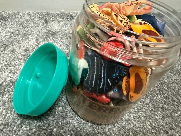 New Terra tropical fish world 60 pieces aquarium tank figures toys collectibles 