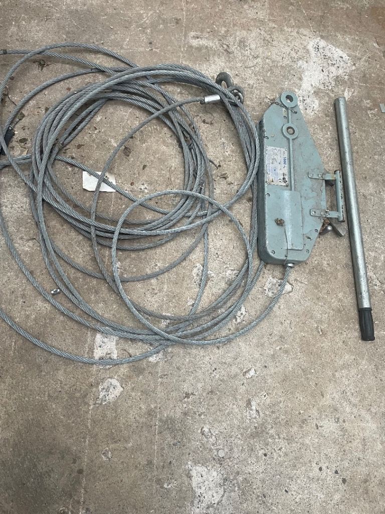 Pulley max. 1600kg 20m Cable Ø 11mm for Pulling, Lifting, etc. with Shear Pin and Safety Load Hook