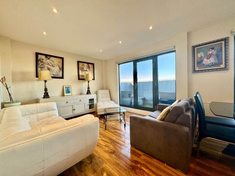 Larger Than Average 1 Bedroom Furnished Flat - Carmine Court Imperial Drive Rayners Lane HA2 