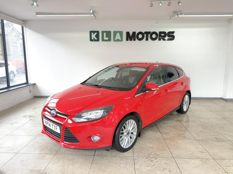 FORD FOCUS 1.0 T EcoBoost Zetec Navigator Red Manual Petrol 2014