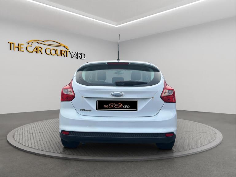 2013 Ford Focus 1.6 Zetec Euro 5 5dr HATCHBACK Petrol Manual