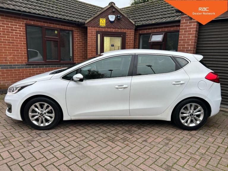 KIA CEED 1.6 CRDi 2 Euro 6 (s/s) 5dr 2015