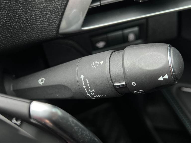 2022 Peugeot 3008 1.2 PureTech Allure Premium 5dr EAT8 Estate PETROL Automatic