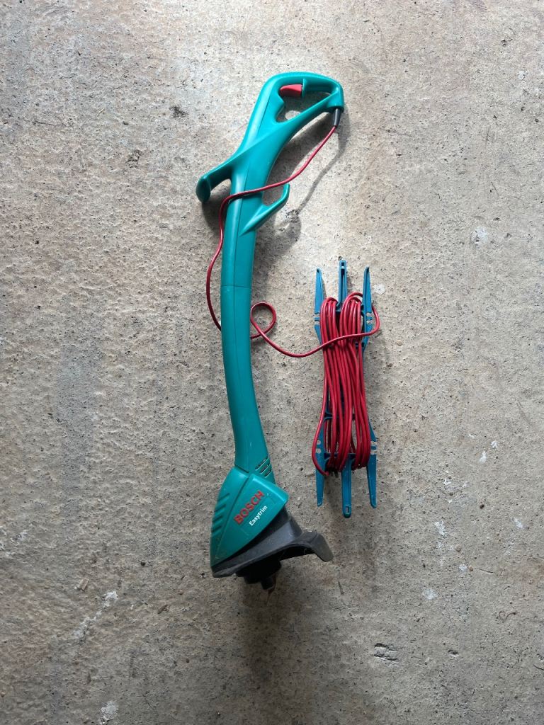 Garden strimmer