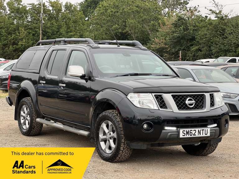 Nissan Navara 2.5 dCi Platinum Auto 4WD Euro 5 4dr Diesel Automatic