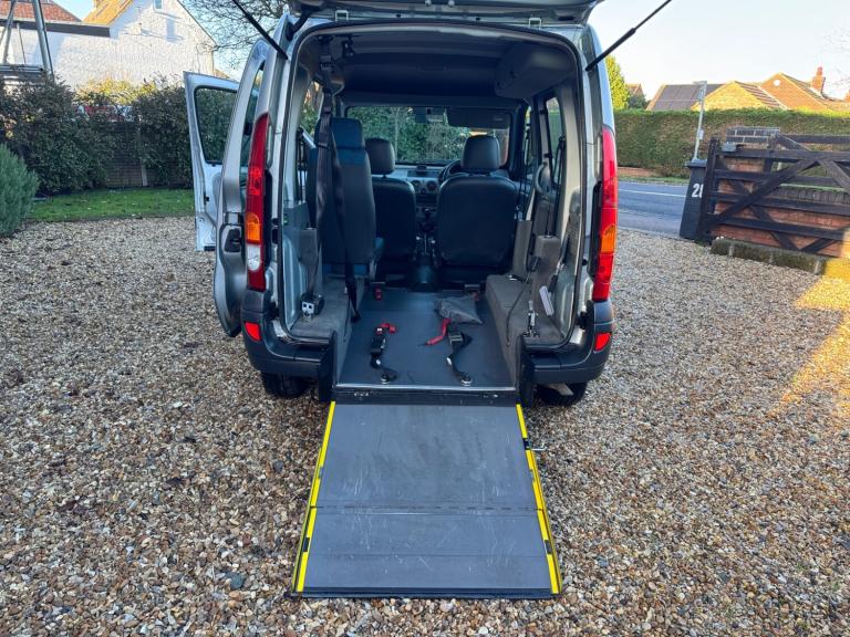 Renault kangoo Fiat doblo Vauxhall combo disabled car Wav wheelchair ramp 