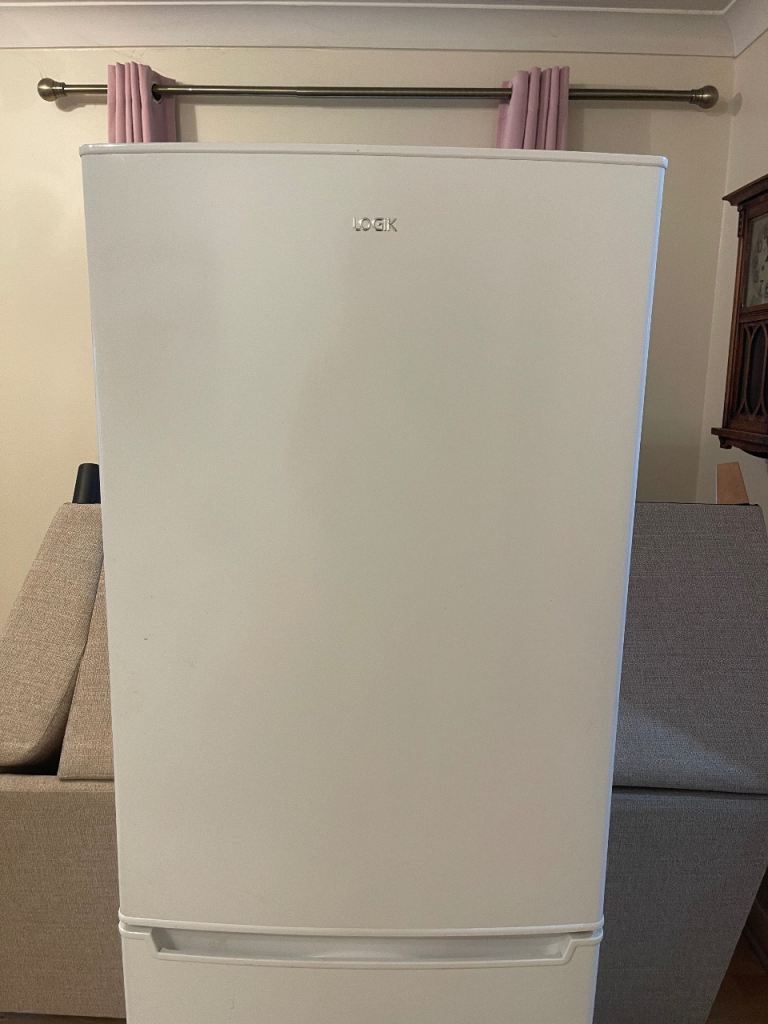 Logik Fridge Freezer – White, Good Condition