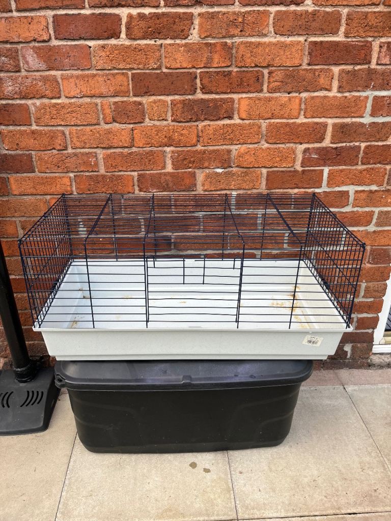 Single Tier Rabbit/Guinea Pig Standard Cage, Wire Top, Plastic Base, 40 in
