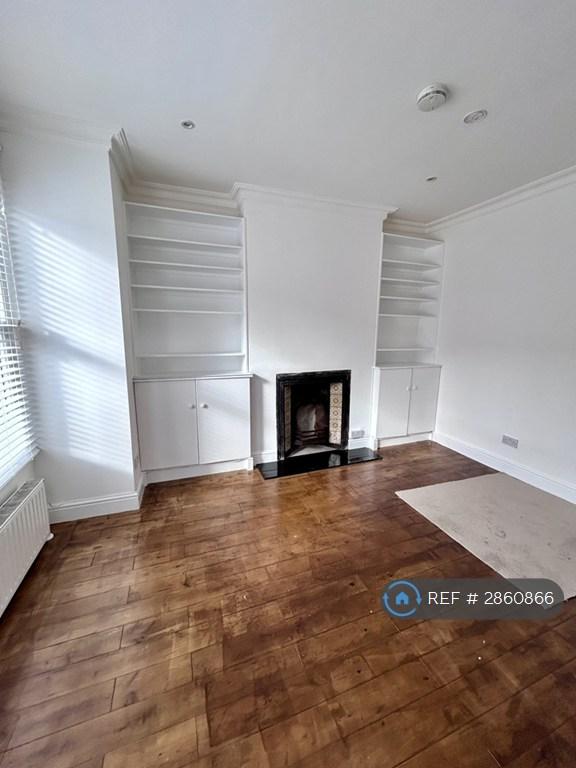 1 bedroom flat in Brownhill Road, London, SE6 (1 bed) (#2860866)