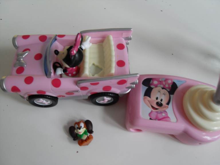 Disney Store Minnie Mouse Remote Control Car  Like-New