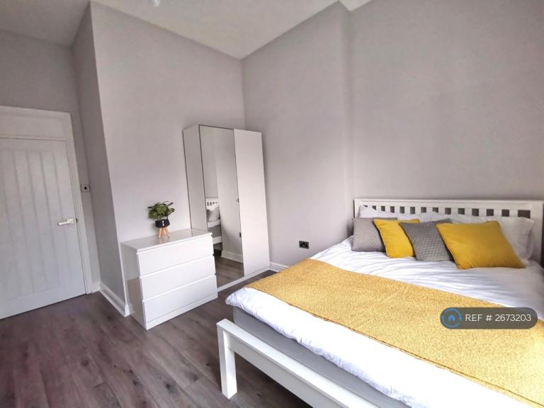 2 bedroom flat in Bath Street, Leamington Spa, CV31 (2 bed) (#2673203)