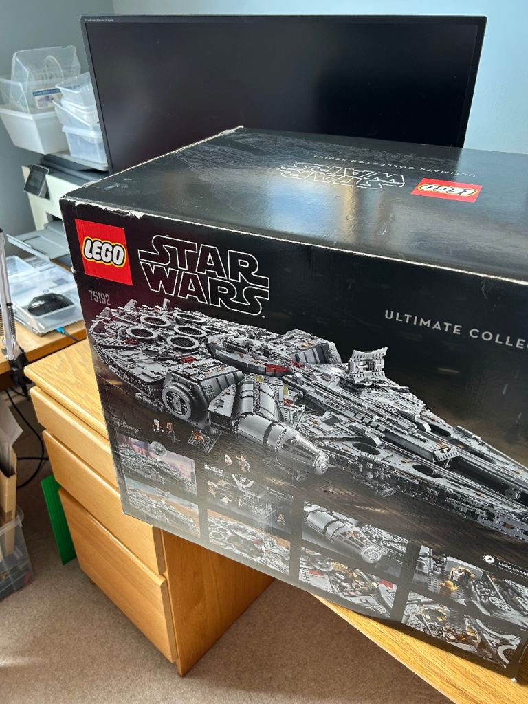Lego 75192 Millennium Falcon UCS - 100% Complete with box, figs etc.
