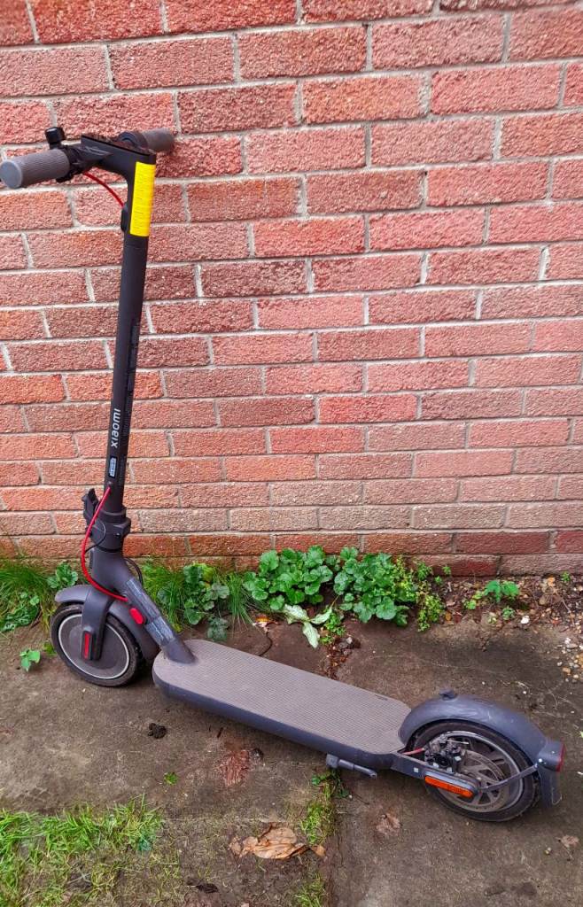 Xiaomi 4 electric scooter 