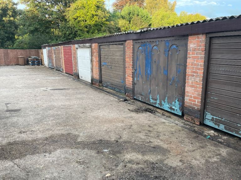 Garages and yard space Tolet De21 Chaddesden, Derby