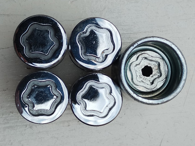 Mcgard lock wheel nuts. 