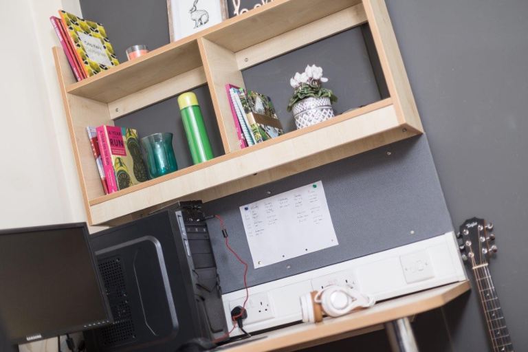 Aspect 3 room to rent 