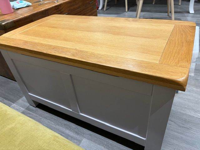 BLANKET BOX IMMACULATE CONDITION OAK TOP