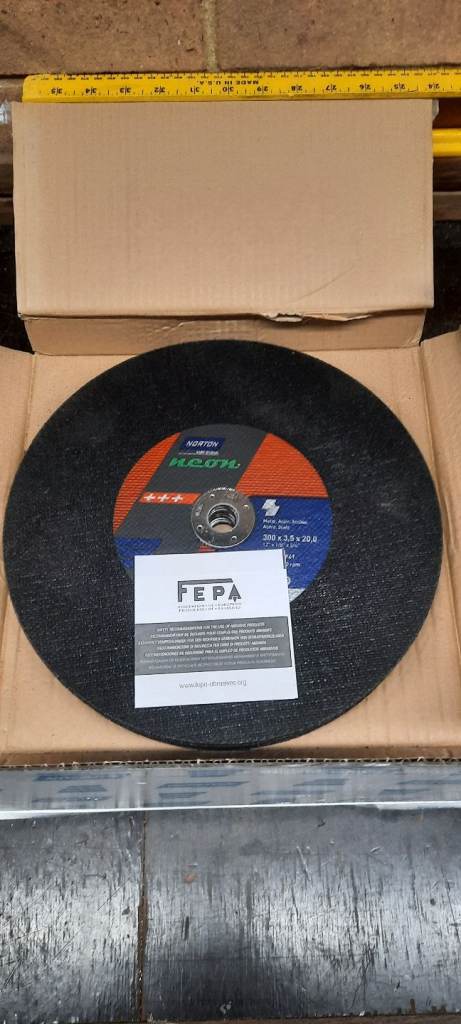 Metal cutting discs