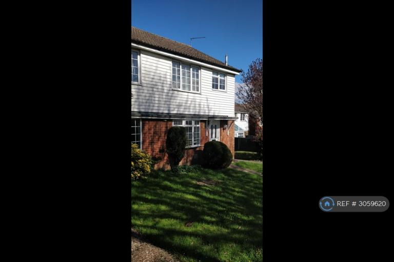 3 bedroom house in Lilac Walk, Reading, RG31 (3 bed) (#3059620)