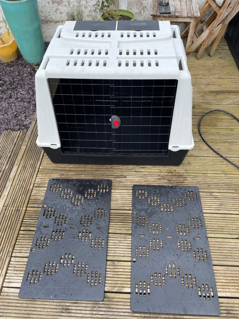 Extra large dog crate - tip if not collected by 20th June 