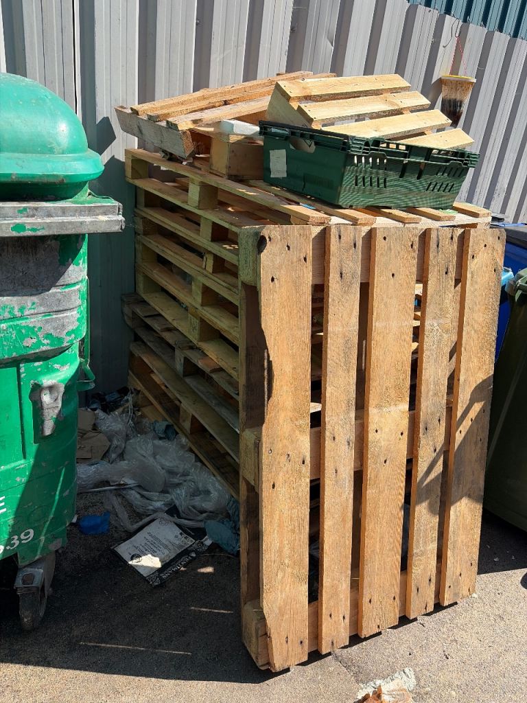 Wooden Pallets – Used, Good for Projects