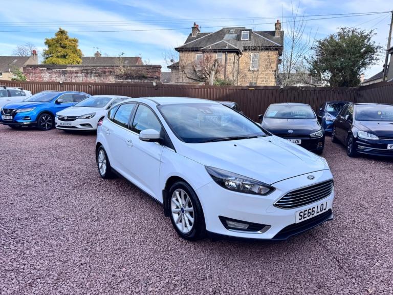 2017 Ford Focus 1.0T EcoBoost Titanium Euro 6 (s/s) 5dr HATCHBACK Petrol Manual